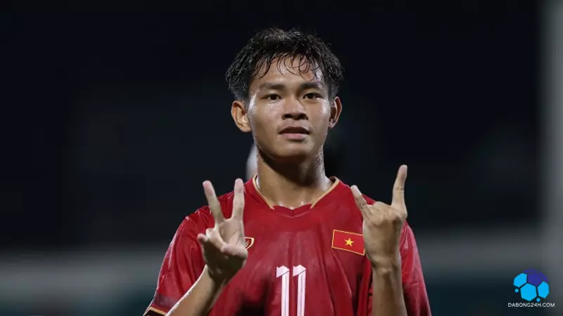 Tiền đạo Bùi Vĩ Hào mừng bàn duy nhất trận Việt Nam thắng Yemen 1-0