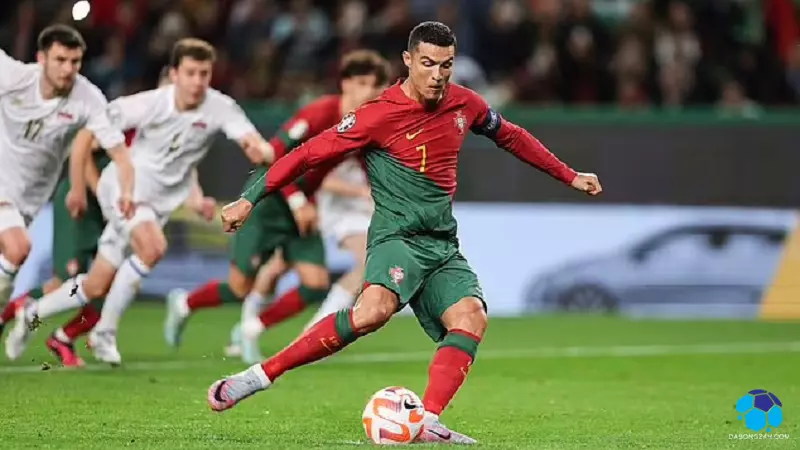 Ronaldo trong màu áo của ĐT Bồ Đào Nha